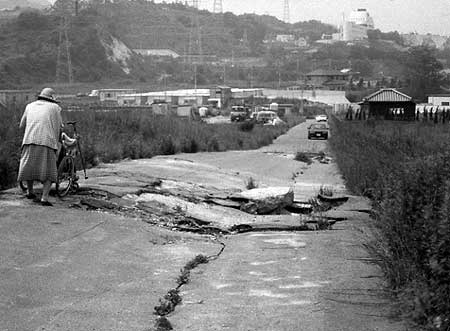 野島断層(淡路島 北淡町・野島地区) 1996年5月