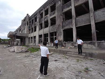 被災した門脇小学校(宮城県石巻市・門脇 2011年7月21日)